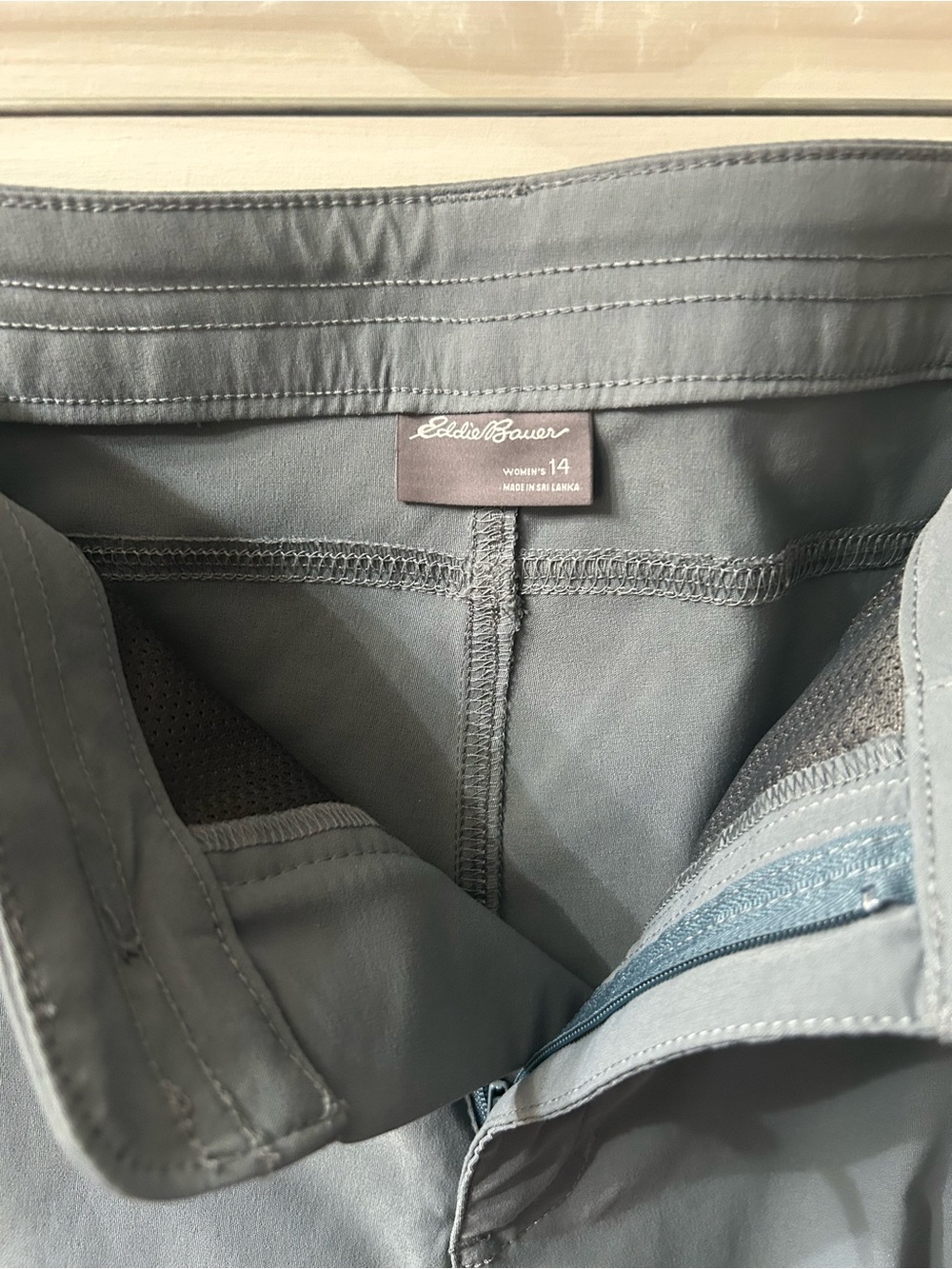 Eddie Bauer Women’s Rainier Shorts Size 14 fig blue - Picture 3 of 8